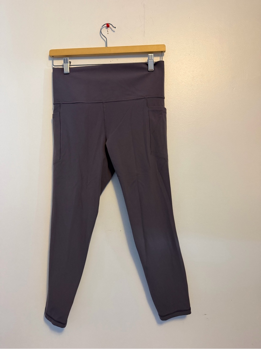 Athleta Salutation Stash Pocket II 7/8 Tight Leggings Gray Purple Size M